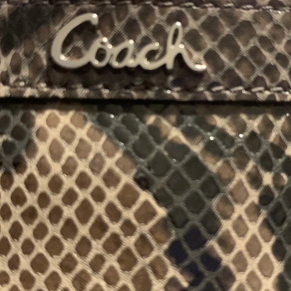 Adorable Coach snake skin pattern patent leather wristlet. - Picture 5 of 5